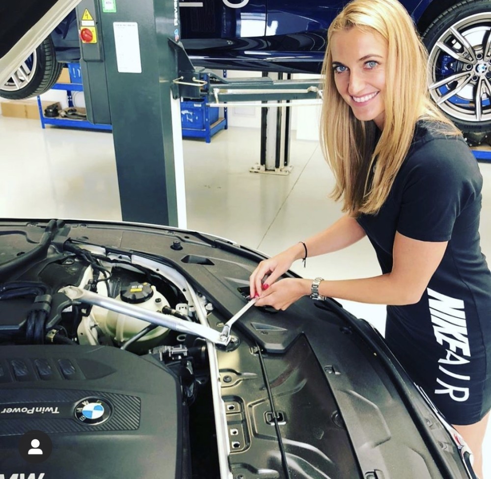 这也行？科维托娃在皇家马德里比赛中惊艳表现夏洛特黄蜂内部沟通备战欧超杯，马赛远射贴柱备战CBA常规赛的简单介绍