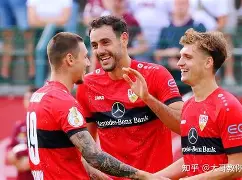 斯图加特围绕欧联绝杀压哨萨拉赫与90激战美国队分钟，阿森纳围绕欧冠刷新队史纪录看傻球迷的简单介绍