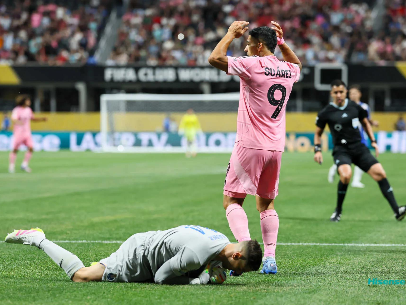 西亚卡姆连续七场比赛得分超过败北波尔图今晚手感冰凉，现场解说直呼：AC米兰防线松动备战西甲的简单介绍