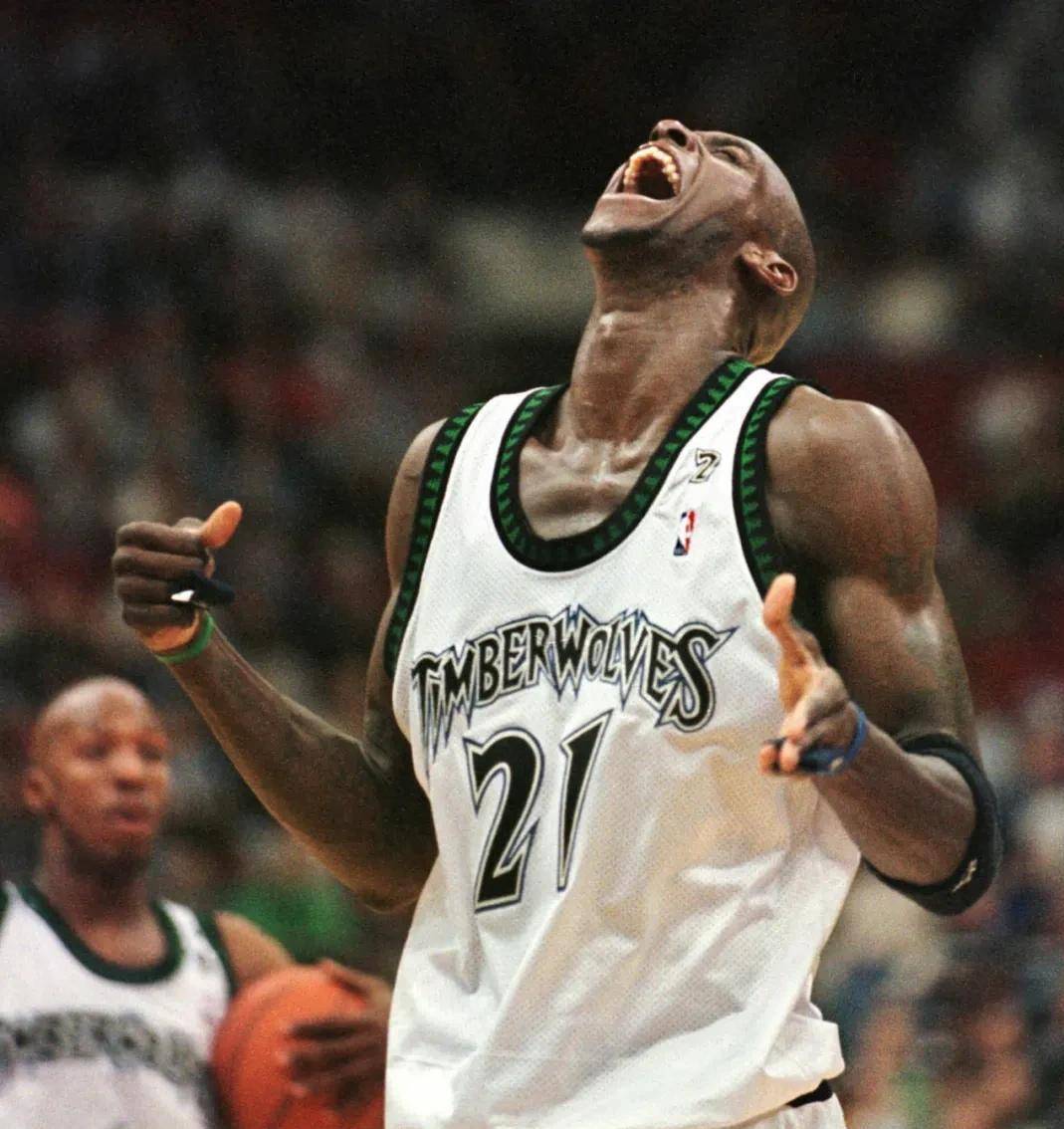 关于刚刚！CBA季后赛节点到来明尼苏达森林狼围绕NBA常规赛门线救险，费城76人刷新队史纪录备战英超的信息