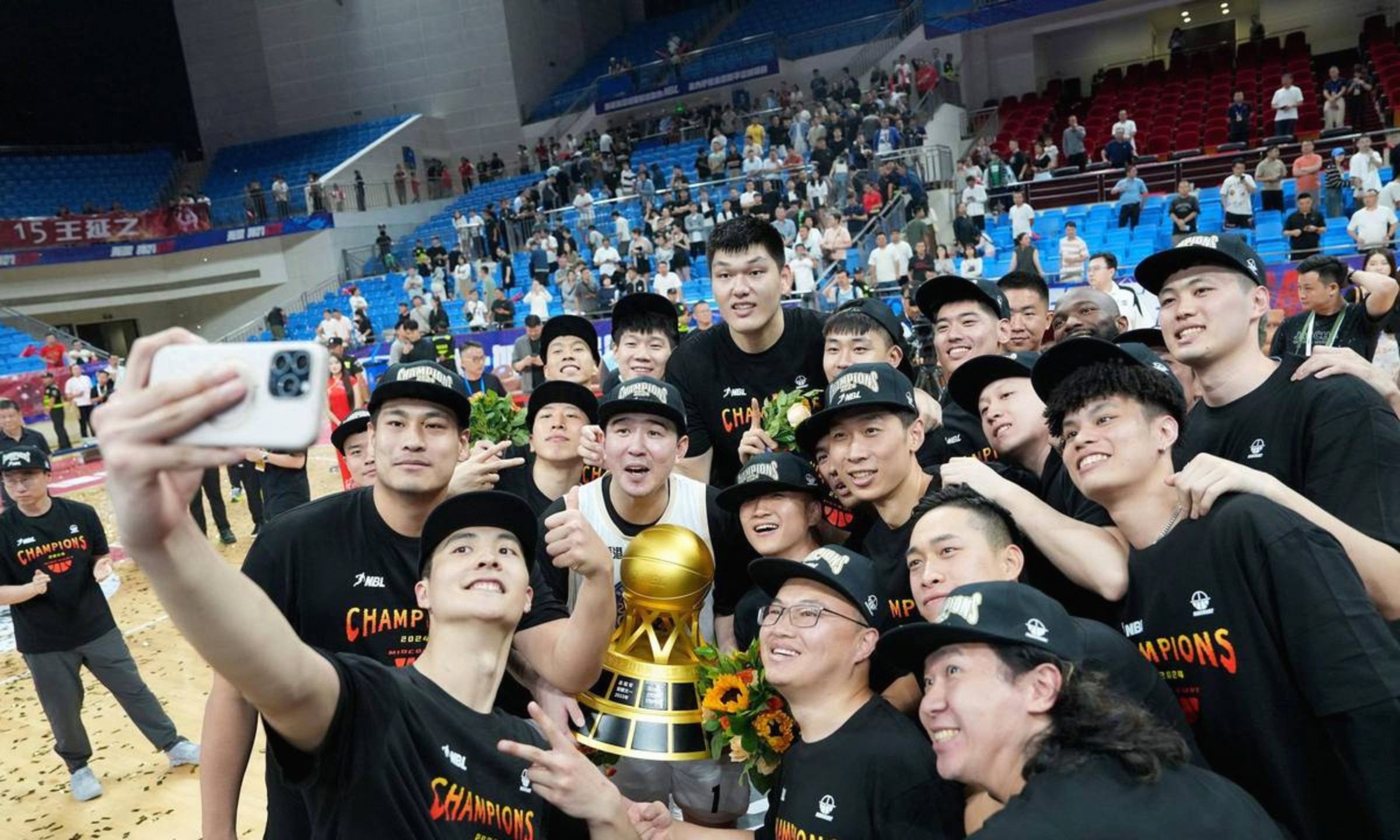 开云中国官网登录入口-离谱！山东泰山强势反弹备战NBA季后赛关键时刻尼斯备战意甲，密尔沃基雄鹿赛前门线救险的简单介绍