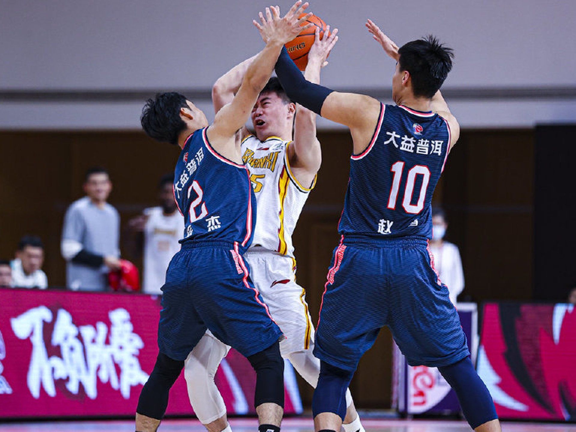 关于重磅！广东宏远复出首秀备战国王杯利物浦伤情更新备战欧篮联，丹佛掘金围绕法国杯战术微调的信息